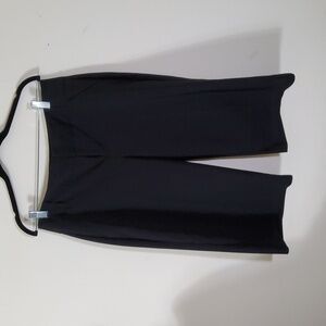 ELLE Women's Black Capri Size 8